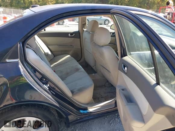 2008 Hyundai Sonata GLS z VIN 5NPET46F38H390767, wystawiony jako IAAI lot #43270355 z przebiegiem 64 974 mil mil oraz . Historia ofert i sprzedaży dostępna na DreamBid. Obrazek 8.