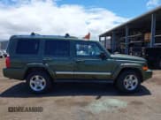 ✅ 2006 Jeep Commander Limited • VIN: 1J8HH58N86C357645 • Lot: 43176582. Wystawiony na IAAI z przebiegiem 52 078 mil. Bezpłatny archiwum sprzedaży aukcyjnych z USA i szczegółowy raport historii pojazdu na DreamBid. Zdjęcie 13.