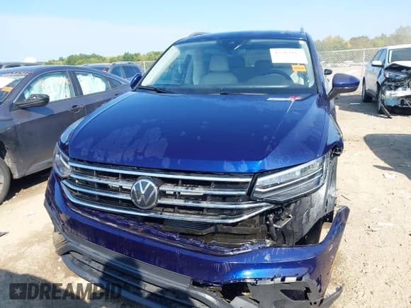 ✅ 2024 Volkswagen Tiguan SE • VIN: 3VVMB7AX0RM134163 • Lot: 43263812. Wystawiony na IAAI z przebiegiem 10 479 mil. Bezpłatny archiwum sprzedaży aukcyjnych z USA i szczegółowy raport historii pojazdu na DreamBid. Zdjęcie 13.
