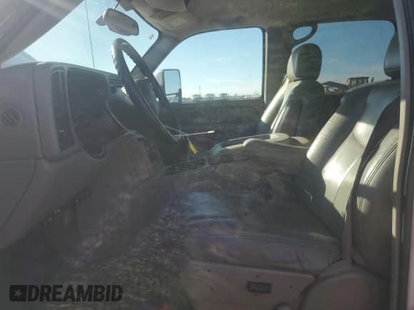 ✅ 2005 GMC Sierra 1500 • VIN: 1GTHC23275F938231 • Лот: 85245654. Опубликован ранее на Copart с пробегом 131 868 миль. Бесплатный доступ к архиву аукционных продаж из США и подробный отчёт об истории автомобиля на DreamBid. Изображение 7.