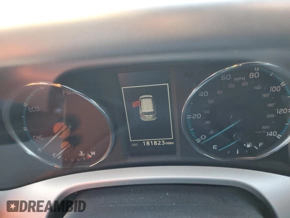 ✅ 2018 Toyota RAV4 Hybrid XLE • VIN: JTMRJREV6JD187137 • Lot: 92860535. Listed on Copart with 181,823 mi. Free auction sales archive from the USA and detailed vehicle history report at DreamBid. Image 9.