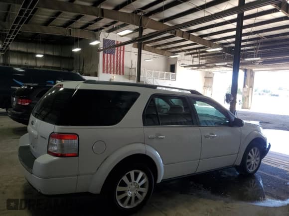 ✅ 2008 Ford Taurus X Limited • VIN: 1FMDK03W18GA17707 • Лот: 85287524. Опубликован ранее на Copart с пробегом 121 231 миль. Бесплатный доступ к архиву аукционных продаж из США и подробный отчёт об истории автомобиля на DreamBid. Изображение 3.