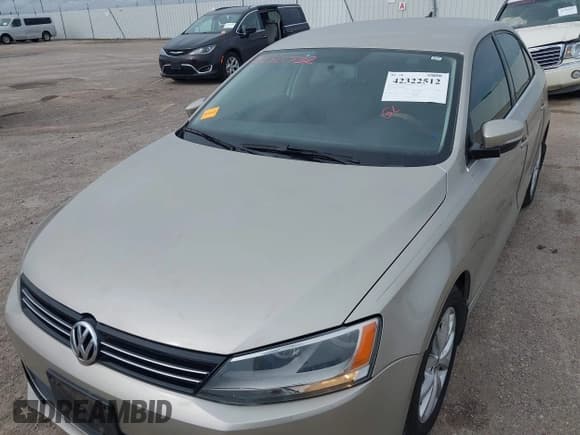 ✅ 2013 Volkswagen Jetta SE • VIN: 3VWDX7AJ2DM296040 • Lot: 42322512. Listed on IAAI with 136,599 mi. Free auction sales archive from the USA and detailed vehicle history report at DreamBid. Image 6.