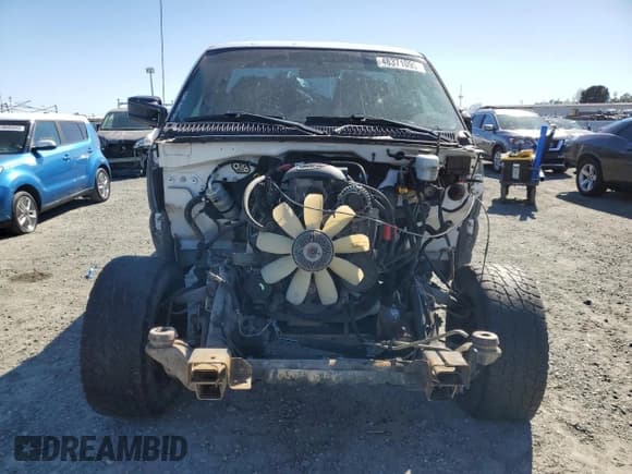 ✅ 2005 Chevrolet Silverado 2500HD Work Truck • VIN: 1GCHC24U55E215323 • Лот: 48371095. Опубликован ранее на Copart с пробегом Не указан. Бесплатный доступ к архиву аукционных продаж из США и подробный отчёт об истории автомобиля на DreamBid. Изображение 5.