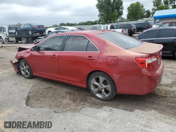 ✅ 2012 Toyota Camry XLE • VIN: 4T1BF1FK1CU621195 • Лот: 70831595. Опубликован ранее на Copart с пробегом 179 432 миль. Бесплатный доступ к архиву аукционных продаж из США и подробный отчёт об истории автомобиля на DreamBid. Изображение 2.