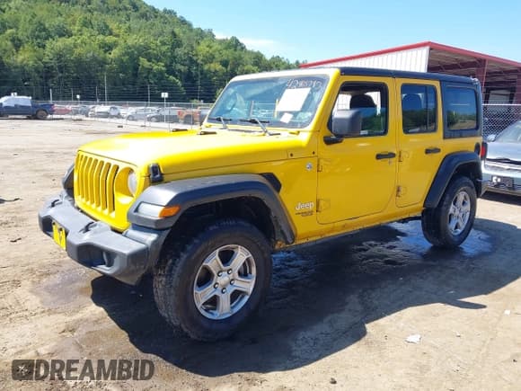 ✅ 2020 Jeep Wrangler Unlimited Sport • VIN: 1C4HJXDN3LW114302 • Lot: 42965783. Listed on IAAI with 134,575 mi. Free auction sales archive from the USA and detailed vehicle history report at DreamBid. Image 2.