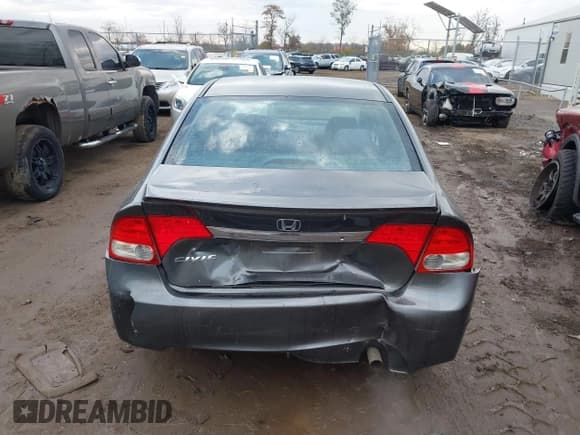 ✅ 2011 Honda Civic LX-S • VIN: 2HGFA1F68BH509200 • Lot: 43659053. Listed on IAAI with 199,379 mi. Free auction sales archive from the USA and detailed vehicle history report at DreamBid. Image 16.