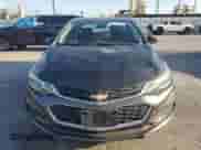 2017 Chevrolet Cruze LT z VIN 1G1BG5SE9H7272133, wystawiony jako Copart lot #42111615 z przebiegiem 63 168 mil mil oraz Szkoda całkowita • Salvage title. Historia ofert i sprzedaży dostępna na DreamBid. Obrazek 5.
