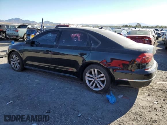 ✅ 2019 Volkswagen Passat Wolfsburg Edition • VIN: 1VWLA7A38KC000838 • Лот: 84001415. Опубликован ранее на Copart с пробегом 51 698 миль. Бесплатный доступ к архиву аукционных продаж из США и подробный отчёт об истории автомобиля на DreamBid. Изображение 2.