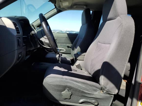 2005 Chevrolet Colorado 1SE LS Z71 с VIN 1GCDT136958228411, выставлен на аукционе Copart как лот 85948195 с пробегом 59 964 миль миль и Чистый • Clean title. История ставок и продаж доступна на DreamBid. Изображение 7.