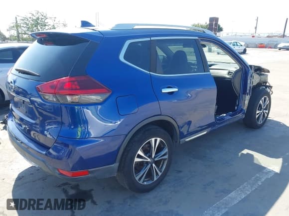✅ 2018 Nissan Rogue SV • VIN: 5N1AT2MT6JC797443 • Lot: 43400142. Listed on IAAI with 85,184 mi. Free auction sales archive from the USA and detailed vehicle history report at DreamBid. Image 4.