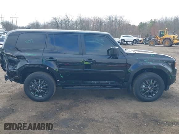 ✅ 2025 Toyota Land Cruiser 1958 Edition • VIN: JTEABFAJ2SK020312 • Lot: 41817261. Listed on IAAI with 3,356 mi. Free auction sales archive from the USA and detailed vehicle history report at DreamBid. Image 13.