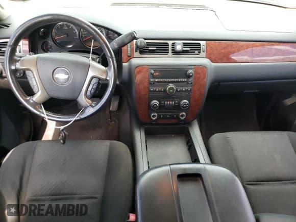 ✅ 2011 Chevrolet Suburban LS • VIN: 1GNSKHE35BR376672 • Lot: 69775825. Listed on Copart with 132,908 mi. Free auction sales archive from the USA and detailed vehicle history report at DreamBid. Image 8.