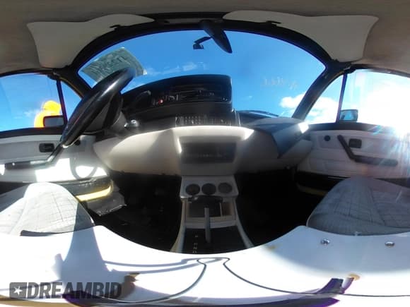 ✅ 1990 Volkswagen Cabriolet • VIN: WVWCB5153LK032285 • Lot: 41229361. Listed on IAAI with 136,382 mi. Free auction sales archive from the USA and detailed vehicle history report at DreamBid. Image 17.