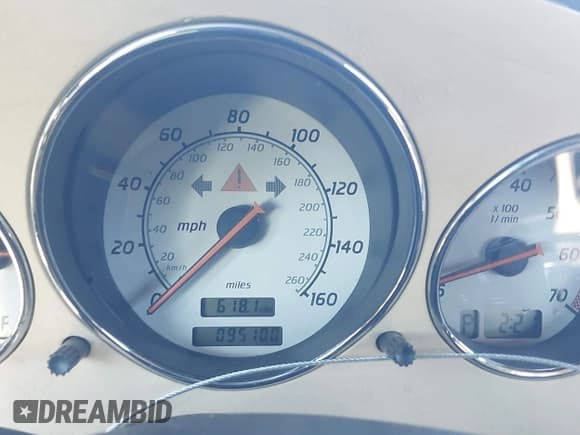 ✅ 2004 Mercedes-Benz SLK 230/320 • VIN: WDBKK49F04F306795 • Lot: 43646375. Wystawiony na IAAI z przebiegiem 95 100 mil. Bezpłatny archiwum sprzedaży aukcyjnych z USA i szczegółowy raport historii pojazdu na DreamBid. Zdjęcie 7.