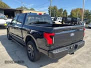 ✅ 2024 Ford F-150 Lightning XLT • VIN: 1FTVW3LK2RWG22967 • Lot: 87443725. Wystawiony na Copart z przebiegiem 95 mil. Bezpłatny archiwum sprzedaży aukcyjnych z USA i szczegółowy raport historii pojazdu na DreamBid. Zdjęcie 3.