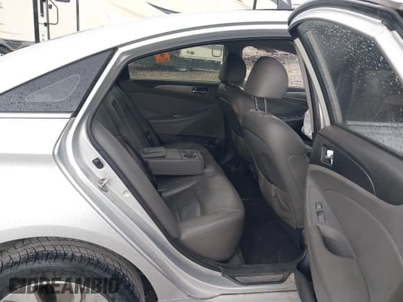 ✅ 2013 Hyundai Sonata • VIN: KMHEC4A43DA091802 • Лот: 43534151. Опубликован ранее на IAAI с пробегом Не указан. Бесплатный доступ к архиву аукционных продаж из США и подробный отчёт об истории автомобиля на DreamBid. Изображение 8.