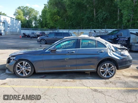 ✅ 2016 Mercedes-Benz C 300 Luxury • VIN: 55SWF4KB1GU149400 • Lot: 42597330. Listed on IAAI with 101,609 mi. Free auction sales archive from the USA and detailed vehicle history report at DreamBid. Image 15.