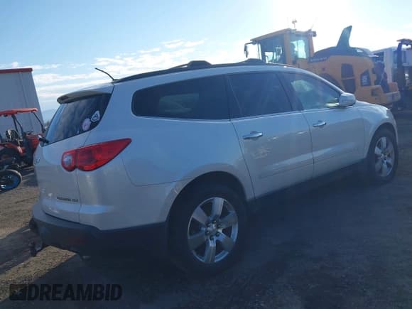 ✅ 2012 Chevrolet Traverse LTZ • VIN: 1GNKVLED4CJ152537 • Lot: 43749305. Wystawiony na IAAI z przebiegiem 188 623 mil. Bezpłatny archiwum sprzedaży aukcyjnych z USA i szczegółowy raport historii pojazdu na DreamBid. Zdjęcie 4.