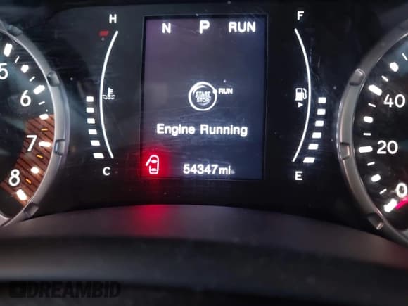 ✅ 2020 Jeep Renegade Latitude • VIN: ZACNJABB8LPL48552 • Lot: 42470779. Wystawiony na IAAI z przebiegiem 54 347 mil. Bezpłatny archiwum sprzedaży aukcyjnych z USA i szczegółowy raport historii pojazdu na DreamBid. Zdjęcie 15.