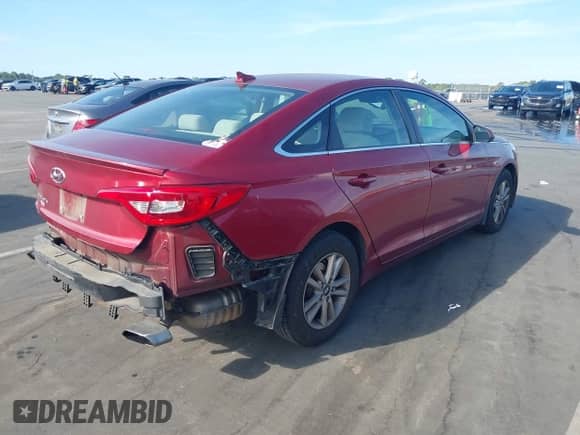 2015 Hyundai Sonata SE with VIN 5NPE24AF5FH221454, listed as a IAAI auction lot 43285695 with 128,631 mi miles and . Bid and sale history available at DreamBid. Image 4.