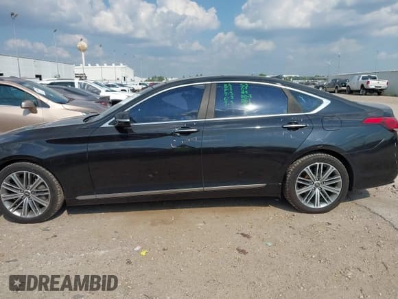 ✅ 2018 Genesis G80 3.8L • VIN: KMHGN4JE3JU234978 • Lot: 43224433. Listed on IAAI with 86,699 mi. Free auction sales archive from the USA and detailed vehicle history report at DreamBid. Image 15.