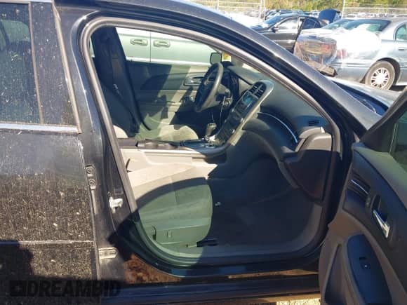 2013 Chevrolet Malibu LS с VIN 1G11B5SA7DF241468, выставлен на аукционе IAAI как лот 43509030 с пробегом 229 497 миль миль и . История ставок и продаж доступна на DreamBid. Изображение 5.