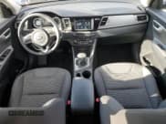 ✅ 2017 Kia Niro LX • VIN: KNDCB3LC3H5050212 • Лот: 93066995. Опубликован ранее на Copart с пробегом 85 195 миль. Бесплатный доступ к архиву аукционных продаж из США и подробный отчёт об истории автомобиля на DreamBid. Изображение 8.