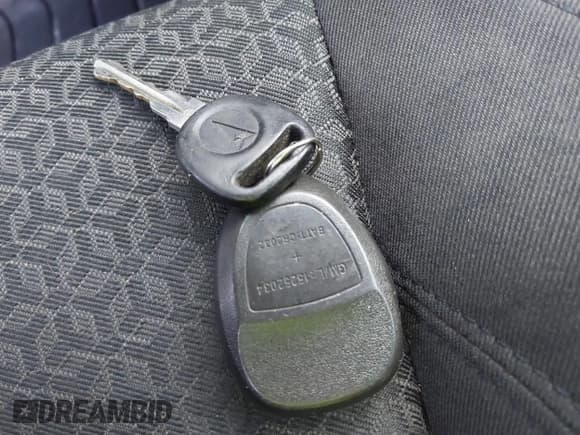 ✅ 2010 Pontiac G6 1SB • VIN: 1G2ZA5E09A4125667 • Lot: 42445714. Wystawiony na IAAI z przebiegiem 194 203 mil. Bezpłatny archiwum sprzedaży aukcyjnych z USA i szczegółowy raport historii pojazdu na DreamBid. Zdjęcie 11.