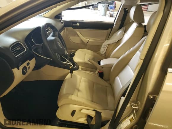 ✅ 2012 Volkswagen Jetta TDI • VIN: 3VWML7AJ2CM684086 • Лот: 57240705. Опубликован ранее на Copart с пробегом 66 496 миль. Бесплатный доступ к архиву аукционных продаж из США и подробный отчёт об истории автомобиля на DreamBid. Изображение 7.