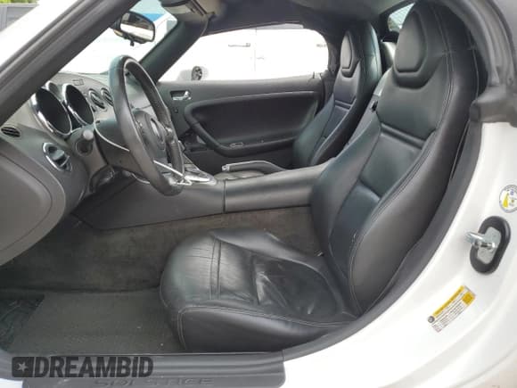 ✅ 2007 Pontiac Solstice • VIN: 1G2MB35BX7Y118208 • Lot: 65576895. Wystawiony na Copart z przebiegiem Nie podano. Bezpłatny archiwum sprzedaży aukcyjnych z USA i szczegółowy raport historii pojazdu na DreamBid. Zdjęcie 7.