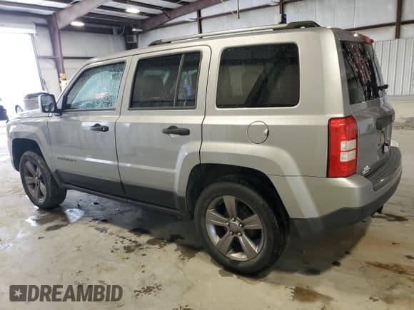 ✅ 2017 Jeep Patriot Sport SE • VIN: 1C4NJPBAXHD102153 • Lot: 55991815. Listed on Copart with 72,948 mi. Free auction sales archive from the USA and detailed vehicle history report at DreamBid. Image 2.