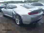 2016 Chevrolet Camaro 1LT z VIN 1G1FB1RSXG0115027, wystawiony jako IAAI lot #43167956 z przebiegiem 61 751 mil mil oraz . Historia ofert i sprzedaży dostępna na DreamBid. Obrazek 3.