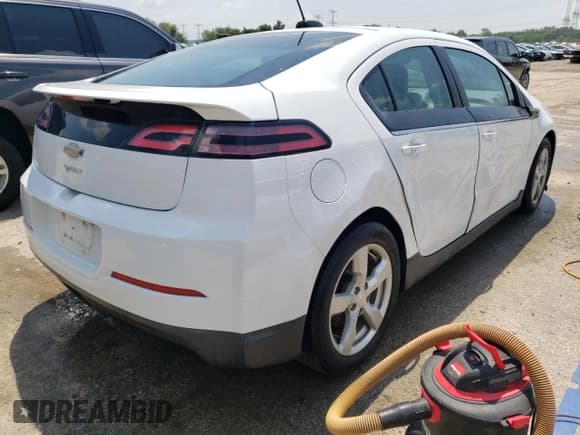 ✅ 2015 Chevrolet Volt • VIN: 1G1RA6E43FU115799 • Lot: 62440674. Wystawiony na Copart z przebiegiem 146 339 mil. Bezpłatny archiwum sprzedaży aukcyjnych z USA i szczegółowy raport historii pojazdu na DreamBid. Zdjęcie 3.