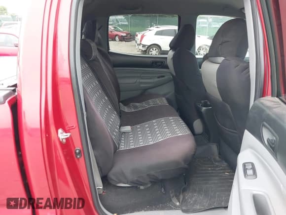 ✅ 2014 Toyota Tacoma • VIN: 3TMMU4FN2EM070457 • Lot: 42498840. Listed on IAAI with 129,060 mi. Free auction sales archive from the USA and detailed vehicle history report at DreamBid. Image 8.