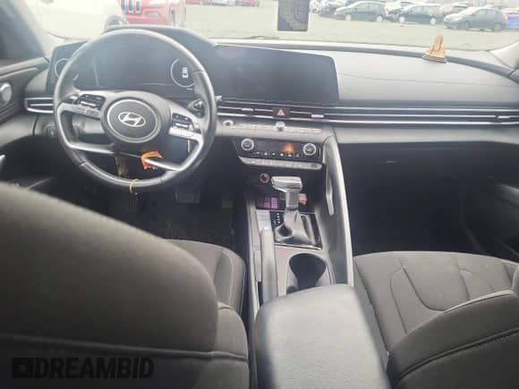 2024 Hyundai Elantra SEL с VIN KMHLM4DG3RU847600, выставлен на аукционе Copart как лот 87063885 с пробегом 47 102 миль миль и Списание • Salvage title. История ставок и продаж доступна на DreamBid. Изображение 8.