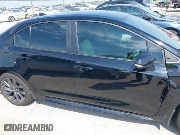 ✅ 2025 Toyota Corolla SE • VIN: 5YFS4MCEXSP224073 • Lot: 43160880. Listed on IAAI with 9,679 mi. Free auction sales archive from the USA and detailed vehicle history report at DreamBid. Image 13.