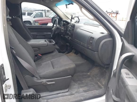 ✅ 2012 Chevrolet Silverado 2500HD LT • VIN: 1GC2KXCG4CZ262558 • Lot: 42052159. Wystawiony na IAAI z przebiegiem Nie podano. Bezpłatny archiwum sprzedaży aukcyjnych z USA i szczegółowy raport historii pojazdu na DreamBid. Zdjęcie 5.