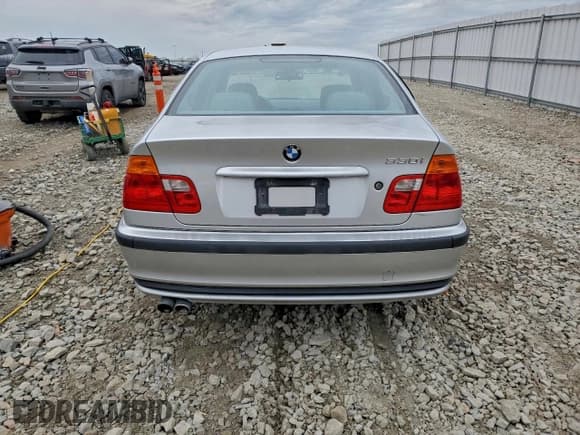 ✅ 2001 BMW 3 Series 330i • VIN: WBAAV53401FT02384 • Lot: 93959535. Listed on Copart with 147,226 mi. Free auction sales archive from the USA and detailed vehicle history report at DreamBid. Image 6.