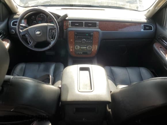 ✅ 2008 Chevrolet Silverado 1500 2LT • VIN: 2GCEC19Y881109091 • Lot: 91432145. Wystawiony na Copart z przebiegiem 138 479 mil. Bezpłatny archiwum sprzedaży aukcyjnych z USA i szczegółowy raport historii pojazdu na DreamBid. Zdjęcie 8.