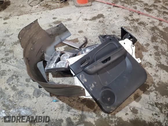 ✅ 2011 Chevrolet Suburban LS • VIN: 1GNSKHE38BR376102 • Lot: 87832845. Listed on Copart with 167,664 mi. Free auction sales archive from the USA and detailed vehicle history report at DreamBid. Image 13.