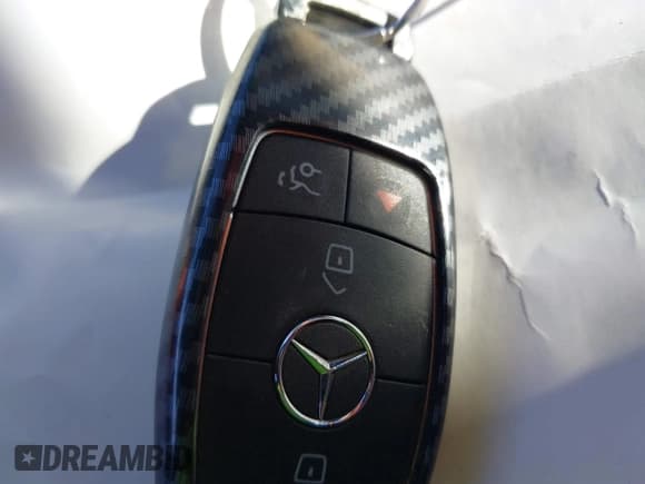 ✅ 2021 Mercedes-Benz C 300 • VIN: W1KWJ8DBXMG092058 • Lot: 40813981. Wystawiony na IAAI z przebiegiem 42 676 mil. Bezpłatny archiwum sprzedaży aukcyjnych z USA i szczegółowy raport historii pojazdu na DreamBid. Zdjęcie 11.