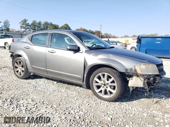 ✅ 2013 Dodge Avenger R/T • VIN: 1C3CDZBG7DN590758 • Lot: 81854594. Wystawiony na Copart z przebiegiem 210 303 mil. Bezpłatny archiwum sprzedaży aukcyjnych z USA i szczegółowy raport historii pojazdu na DreamBid. Zdjęcie 4.