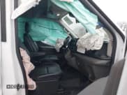 ✅ 2020 Ford Transit Passenger XL • VIN: 1FBAX2C8XLKA89036 • Lot: 41456332. Wystawiony na IAAI z przebiegiem 31 414 mil. Bezpłatny archiwum sprzedaży aukcyjnych z USA i szczegółowy raport historii pojazdu na DreamBid. Zdjęcie 5.