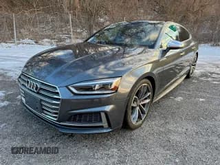 ✅ 2018 Audi S5 Sportback Premium Plus • VIN: WAUB4CF51JA045815 • Lot: 96999465. Wystawiony na Copart z przebiegiem 159 129 mil. Bezpłatny archiwum sprzedaży aukcyjnych z USA i szczegółowy raport historii pojazdu na DreamBid. Zdjęcie 1.