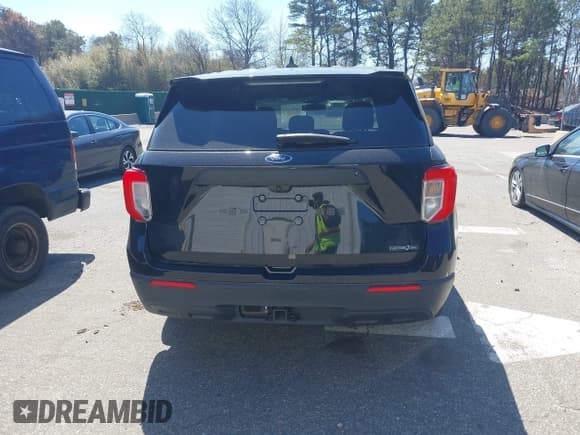 ✅ 2021 Ford Police Interceptor Utility • VIN: 1FM5K8ABXMGA33790 • Lot: 42065493. Wystawiony na IAAI z przebiegiem 52 296 mil. Bezpłatny archiwum sprzedaży aukcyjnych z USA i szczegółowy raport historii pojazdu na DreamBid. Zdjęcie 16.