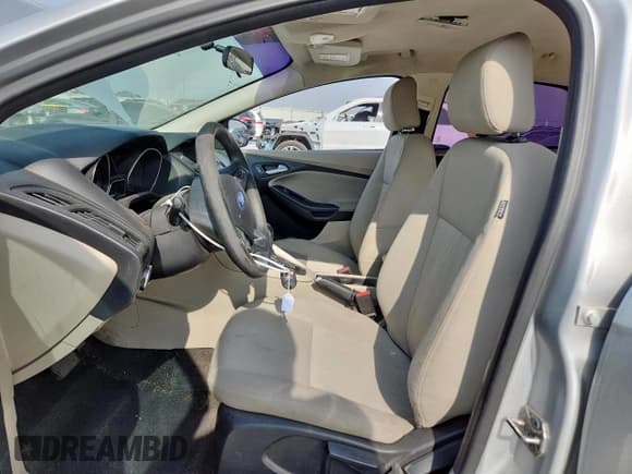 ✅ 2016 Ford Focus SE • VIN: 1FADP3F29GL202860 • Лот: 93662105. Опубликован ранее на Copart с пробегом 127 641 миль. Бесплатный доступ к архиву аукционных продаж из США и подробный отчёт об истории автомобиля на DreamBid. Изображение 7.