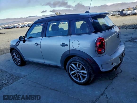 ✅ 2012 MINI Countryman S • VIN: WMWZC3C59CWL87640 • Lot: 96989575. Wystawiony na Copart z przebiegiem 93 027 mil. Bezpłatny archiwum sprzedaży aukcyjnych z USA i szczegółowy raport historii pojazdu na DreamBid. Zdjęcie 2.