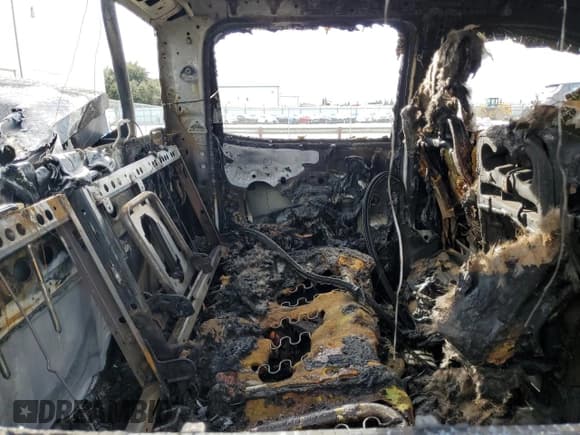 ✅ 2015 Chevrolet Silverado 1500 LT • VIN: 3GCPCREC8FG405444 • Лот: 45774114. Опубликован ранее на Copart с пробегом Не указан. Бесплатный доступ к архиву аукционных продаж из США и подробный отчёт об истории автомобиля на DreamBid. Изображение 10.