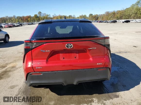 ✅ 2024 Toyota bZ4X XLE • VIN: JTMABACA0RA053717 • Lot: 86874945. Wystawiony na Copart z przebiegiem 8 070 mil. Bezpłatny archiwum sprzedaży aukcyjnych z USA i szczegółowy raport historii pojazdu na DreamBid. Zdjęcie 6.
